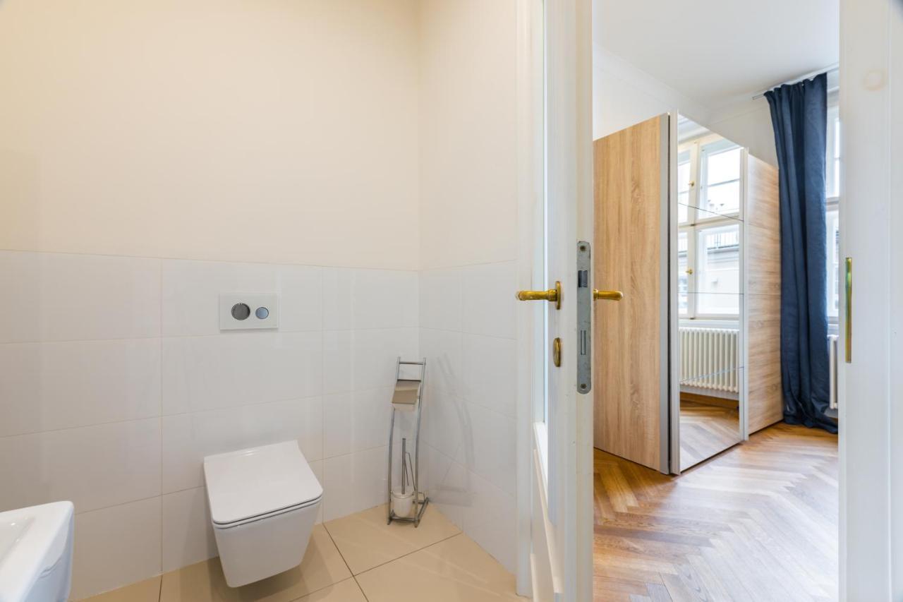 Dlouha Palace - Live In One Of The Best Streets Prague Exterior photo